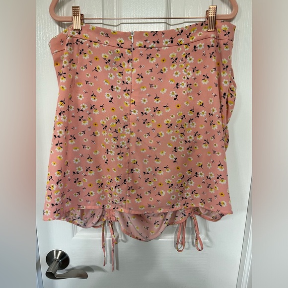 SHEIN Curve Floral Plus Size Skirt Size 1XL - Picture 3 of 6